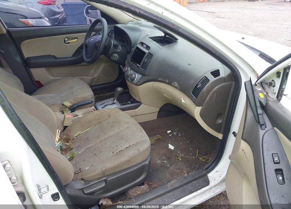 2010 HYUNDAI ELANTRA VIN: KMHDU4AD7AU852639