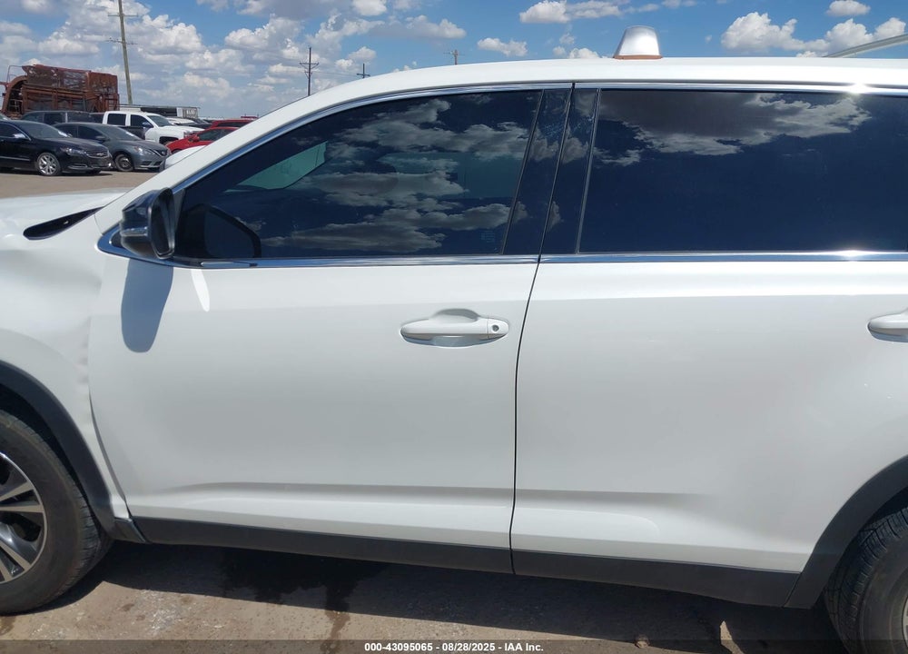2019 TOYOTA HIGHLANDER VIN: 5TDZARFH5KS054805