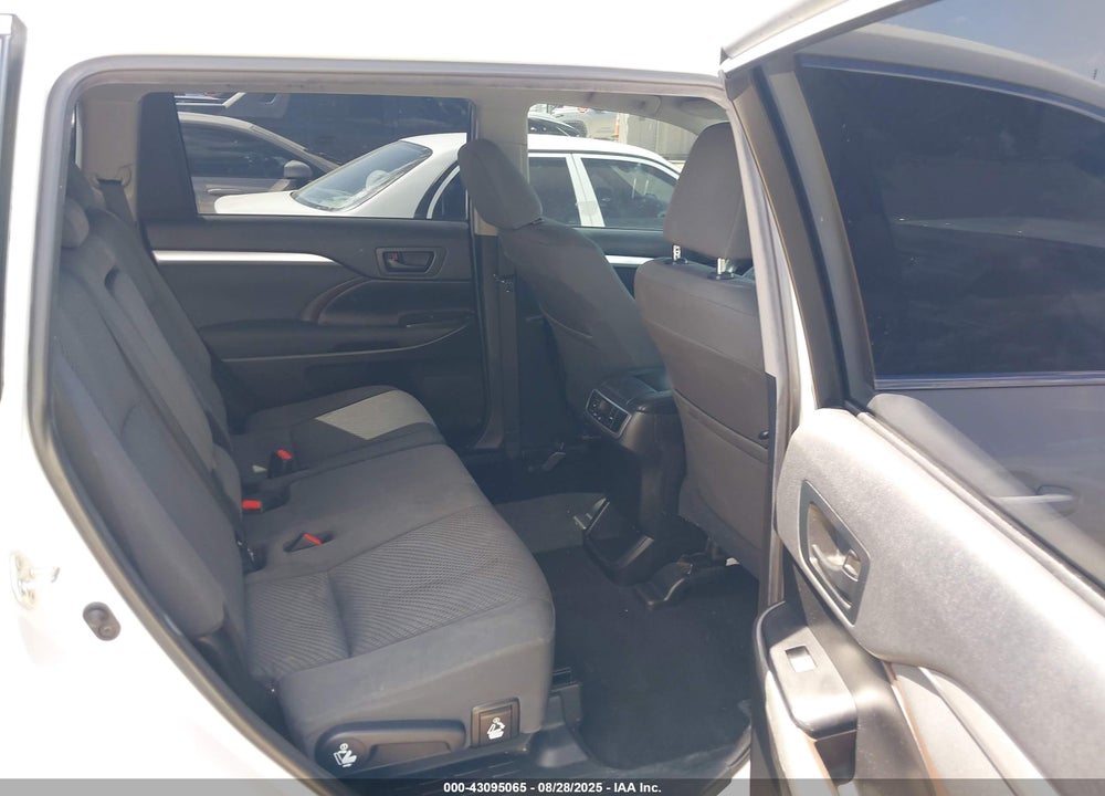 2019 TOYOTA HIGHLANDER VIN: 5TDZARFH5KS054805