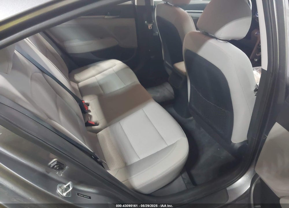 2018 HYUNDAI ELANTRA VIN: 5NPD84LF3JH265310