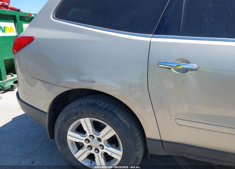 2011 CHEVROLET TRAVERSE VIN: 1GNKRGED8BJ320108