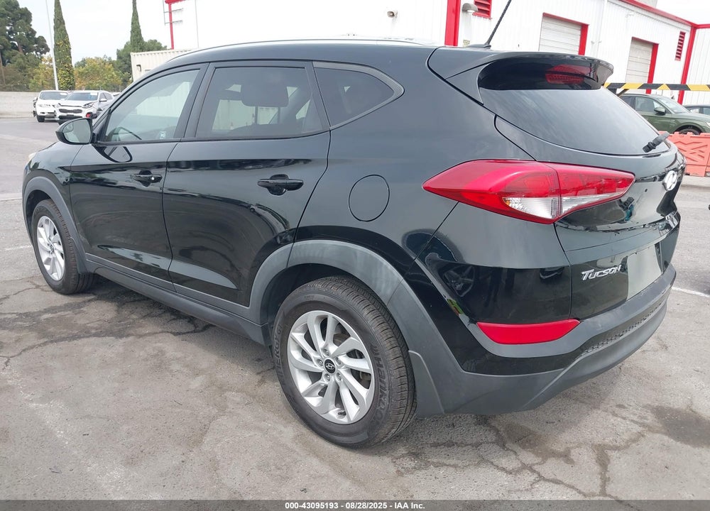 2016 HYUNDAI TUCSON VIN: KM8J33A42GU145747