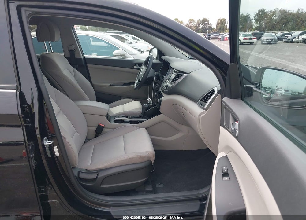 2016 HYUNDAI TUCSON VIN: KM8J33A42GU145747