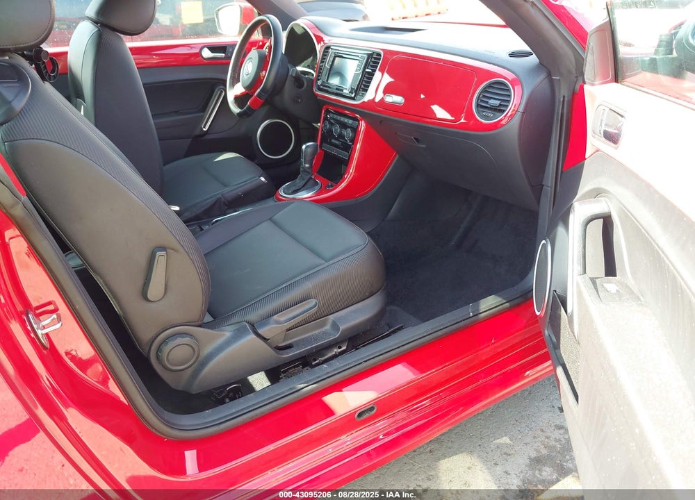 2019 VOLKSWAGEN BEETLE VIN: 3VWJD7AT6KM718739