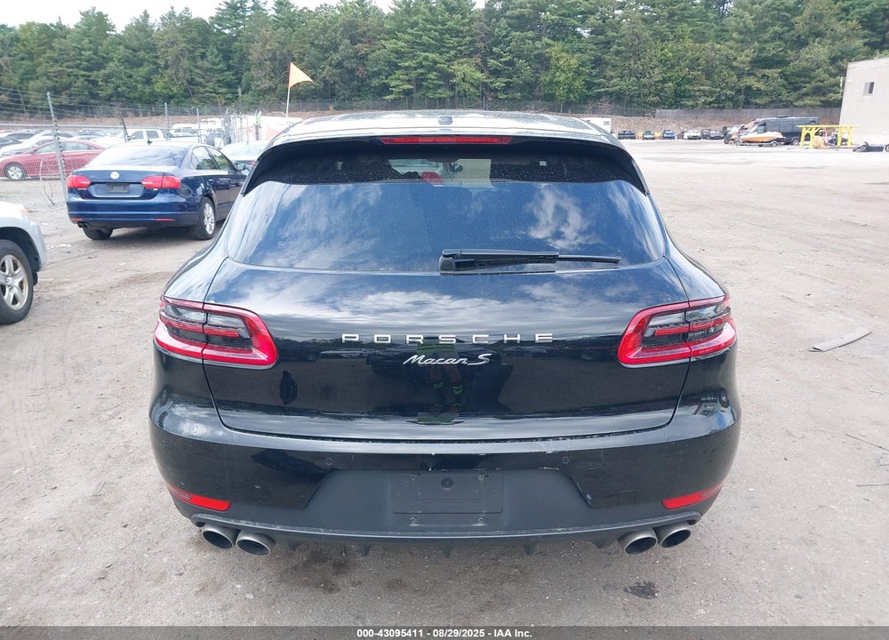 2017 PORSCHE MACAN S VIN: WP1AB2A50HLB13640