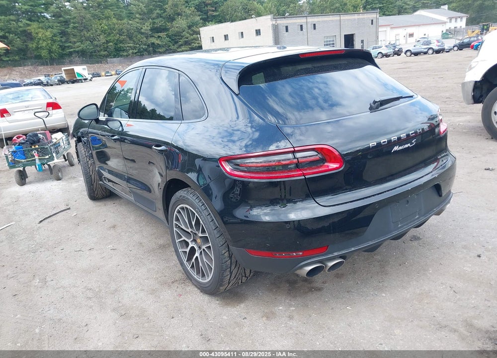 2017 PORSCHE MACAN S VIN: WP1AB2A50HLB13640