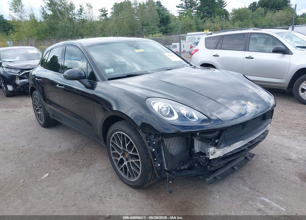 2017 PORSCHE MACAN S VIN: WP1AB2A50HLB13640