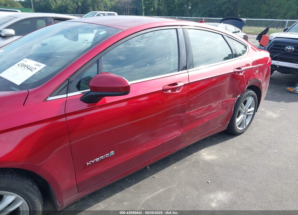2018 FORD FUSION VIN: 3FA6P0LU2JR221675