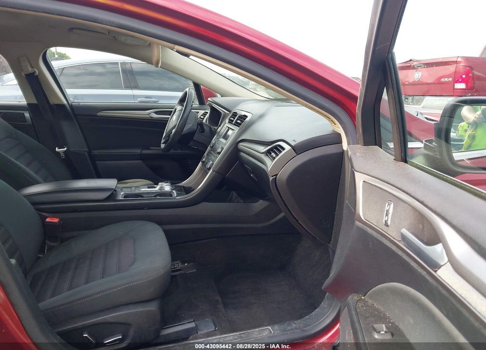 2018 FORD FUSION VIN: 3FA6P0LU2JR221675