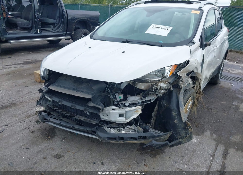2015 FORD ESCAPE VIN: 1FMCU9J92FUA50205