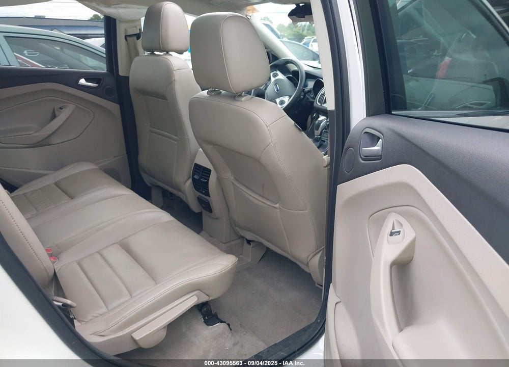 2015 FORD ESCAPE VIN: 1FMCU9J92FUA50205