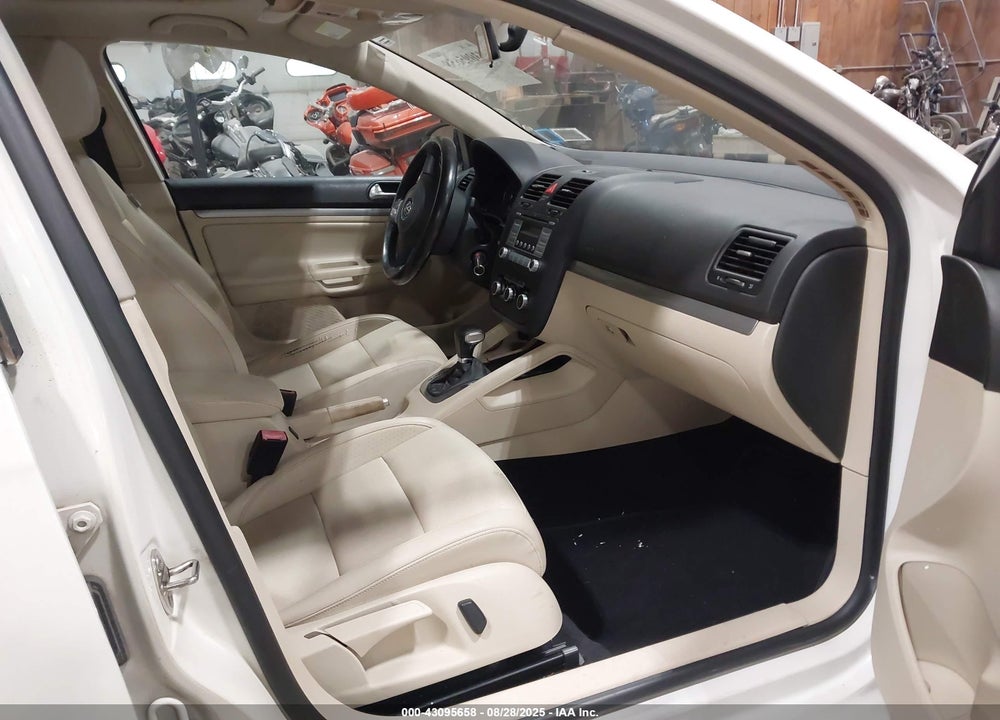 2010 VOLKSWAGEN JETTA VIN: 3VWRZ7AJ8AM164718