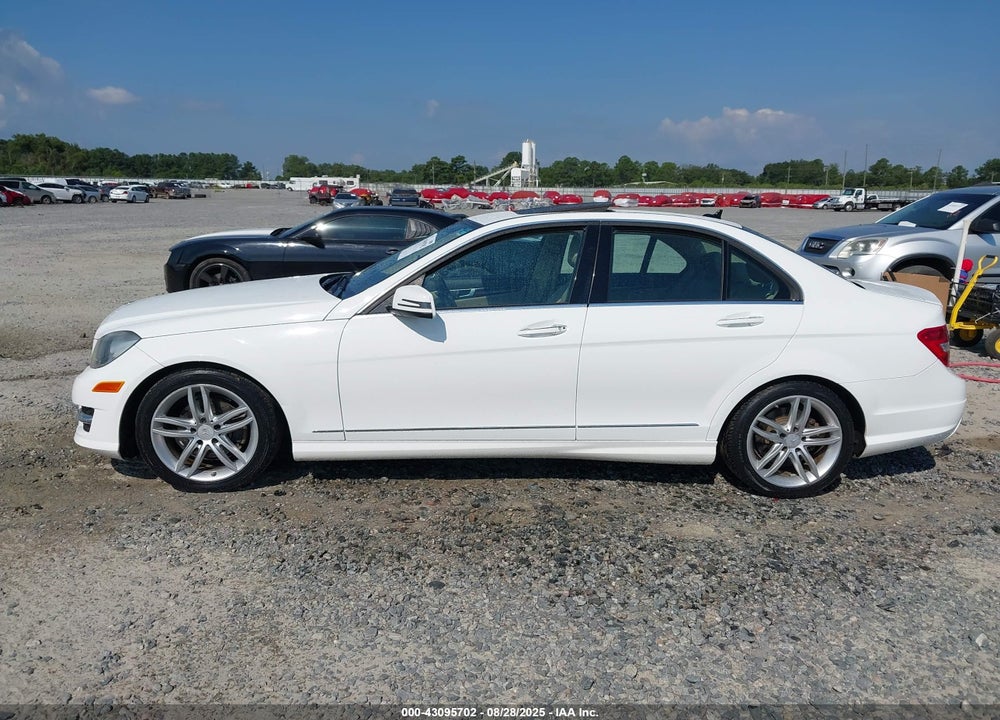 2014 MERCEDES-BENZ C CLASS VIN: WDDGF4HB9ER320808
