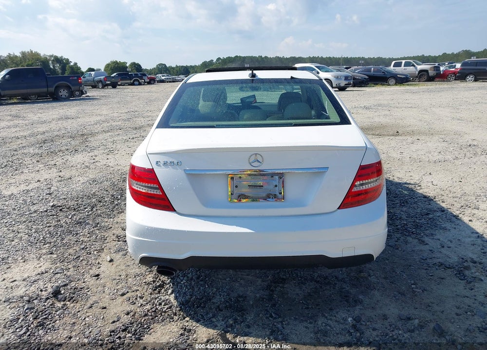 2014 MERCEDES-BENZ C CLASS VIN: WDDGF4HB9ER320808