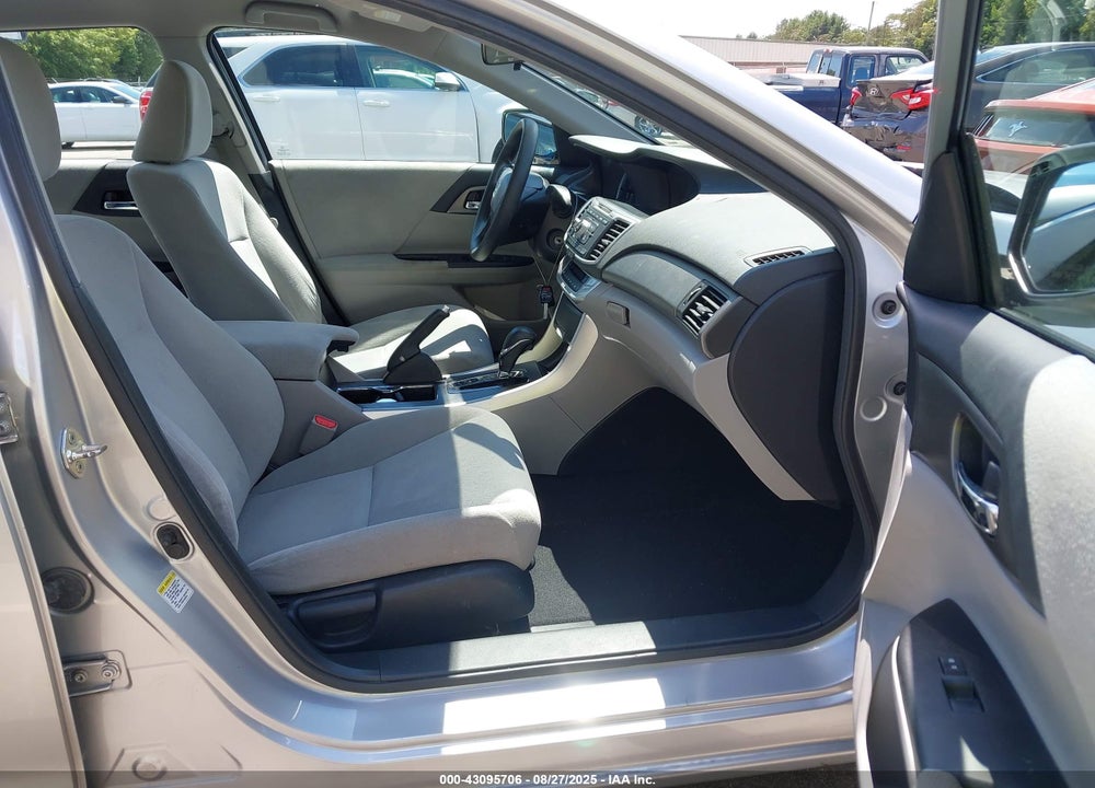 2013 HONDA ACCORD VIN: 1HGCR2F33DA237583