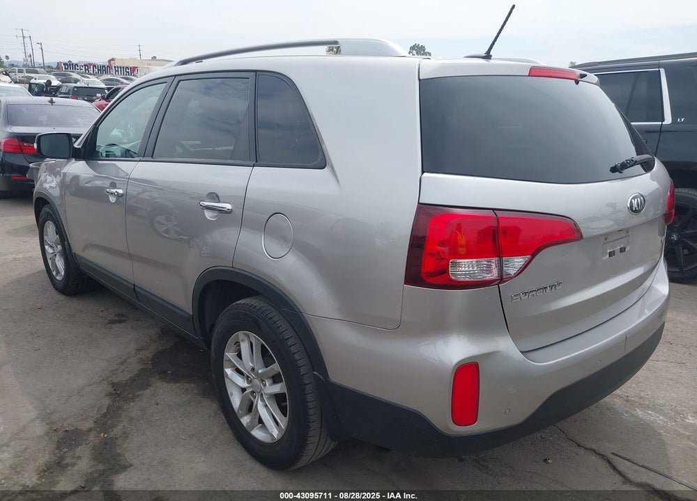2015 KIA SORENTO VIN: 5XYKT3A67FG653352