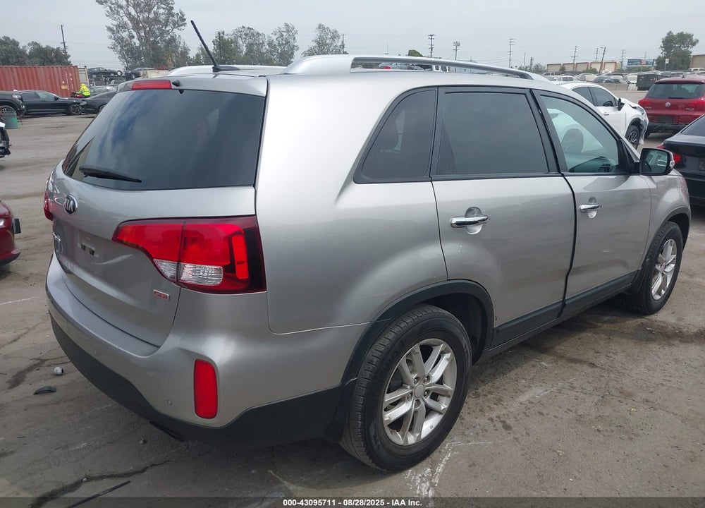 2015 KIA SORENTO VIN: 5XYKT3A67FG653352
