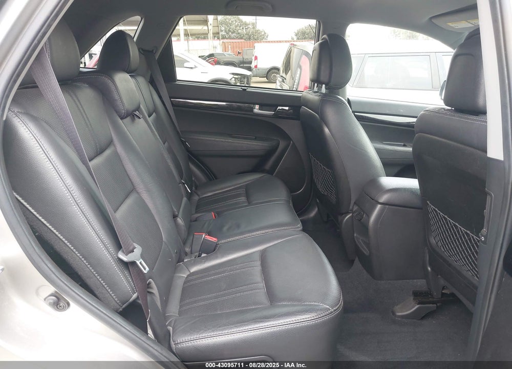 2015 KIA SORENTO VIN: 5XYKT3A67FG653352