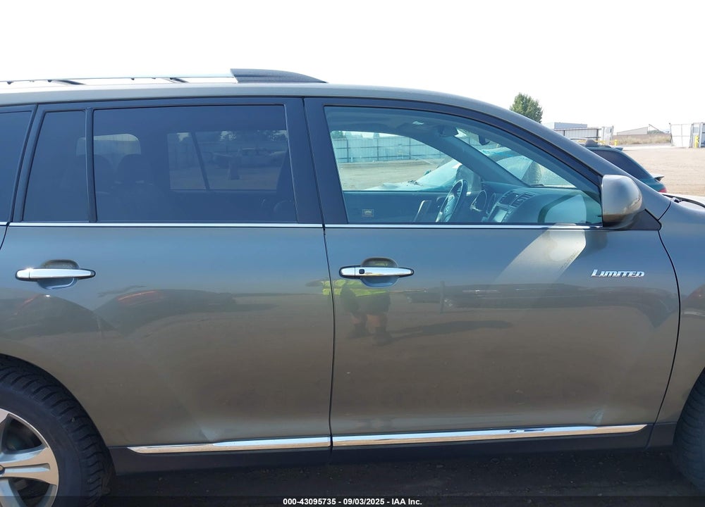 2011 TOYOTA HIGHLANDER LIMITED V6 VIN: 5TDDK3EH1BS054645