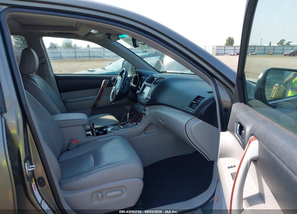 2011 TOYOTA HIGHLANDER LIMITED V6 VIN: 5TDDK3EH1BS054645
