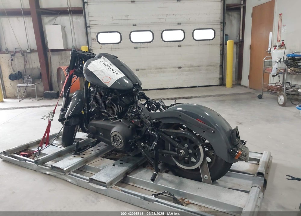 2022 HARLEY-DAVIDSON FXLRS VIN: 1HD1YWZ10NB060317