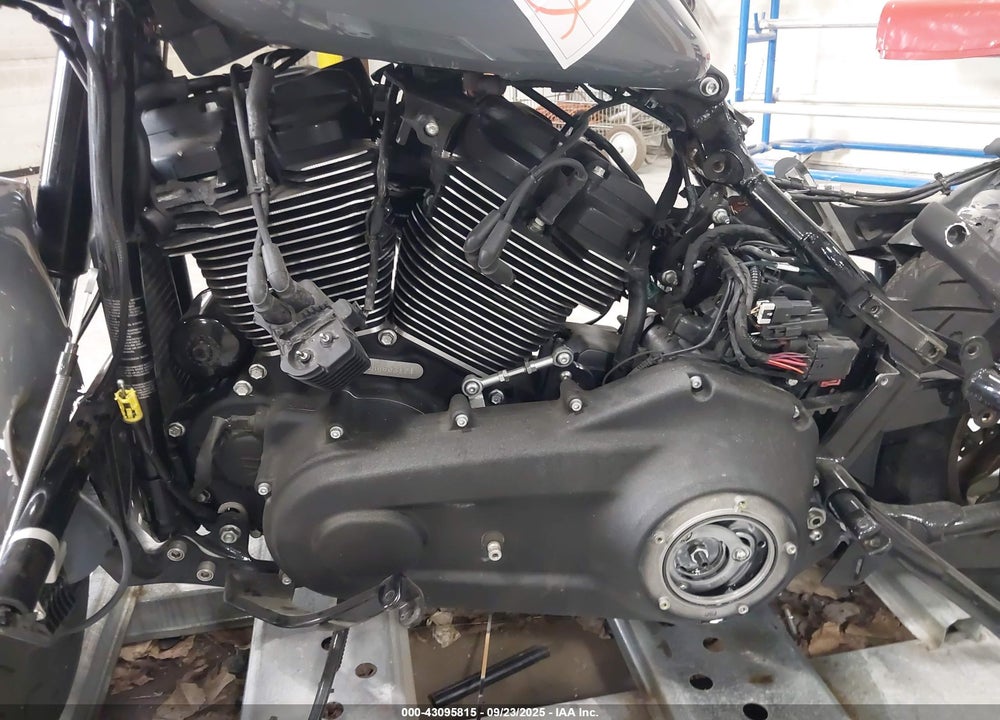 2022 HARLEY-DAVIDSON FXLRS VIN: 1HD1YWZ10NB060317