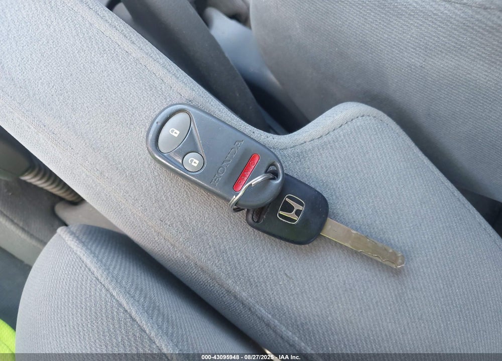 2005 HONDA CIVIC LX VIN: 2HGES16655H538845
