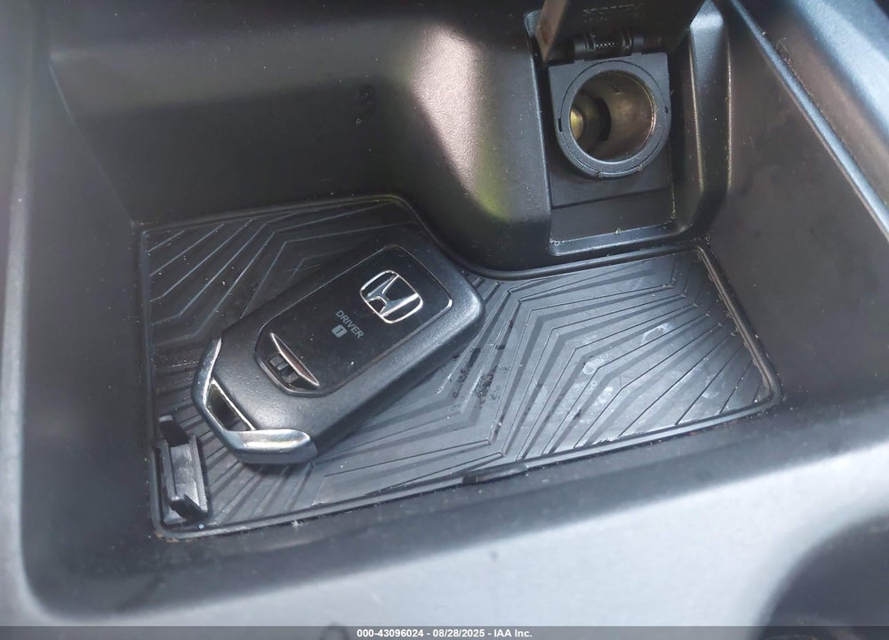 2017 HONDA CR-V VIN: 2HKRW2H87HH635825