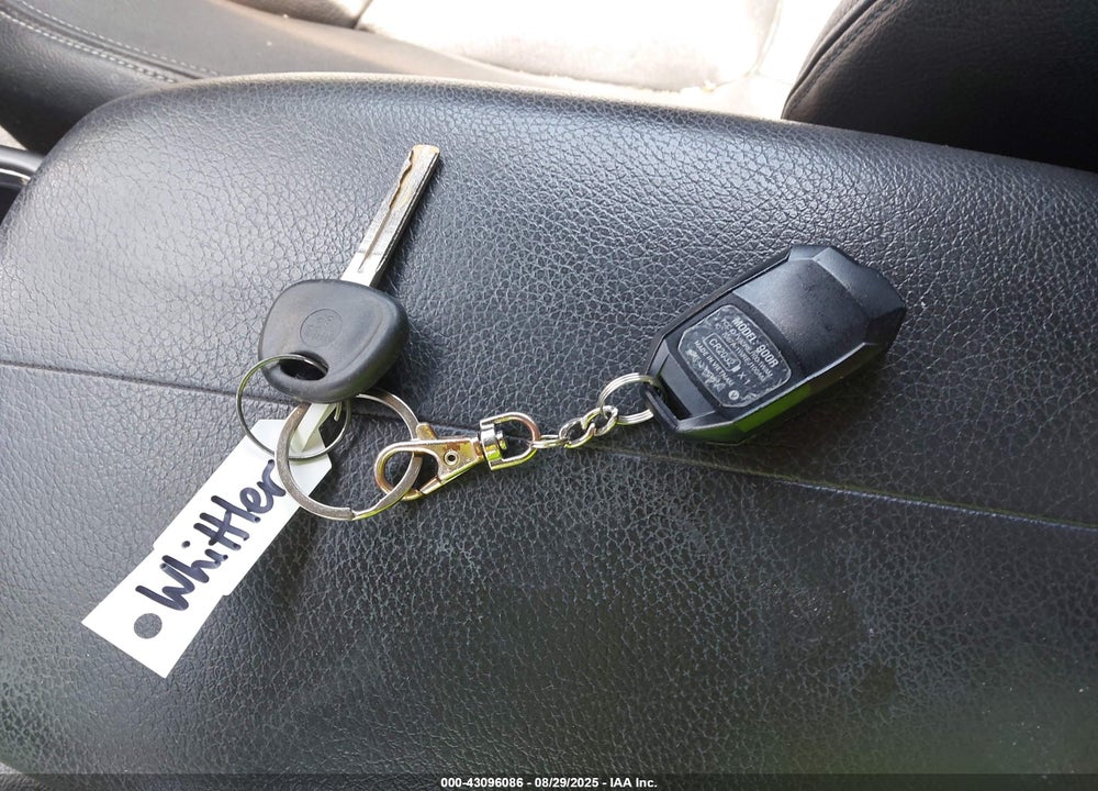 2011 KIA SORENTO VIN: 5XYKTCA13BG173758