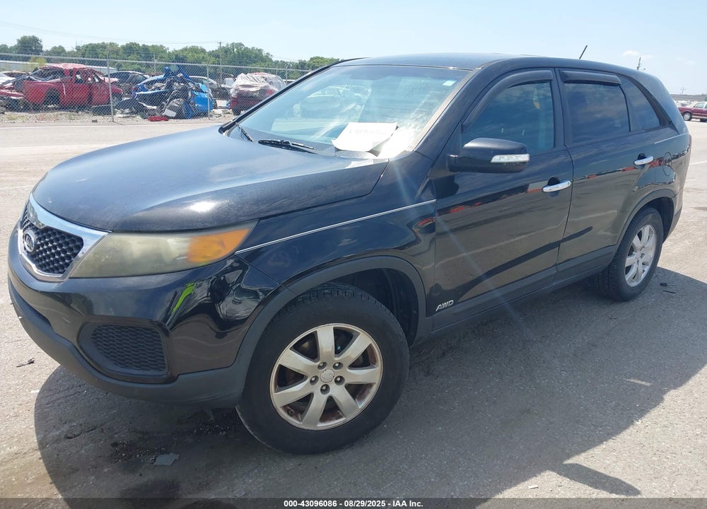 2011 KIA SORENTO VIN: 5XYKTCA13BG173758