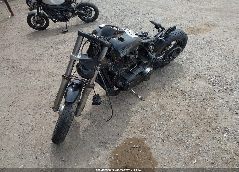 2011 HARLEY-DAVIDSON FXDB VIN: 1HD1GX430BC330606