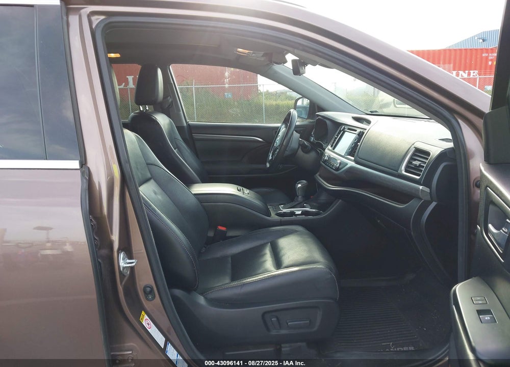 2017 TOYOTA HIGHLANDER VIN: 5TDDZRFH1HS363554