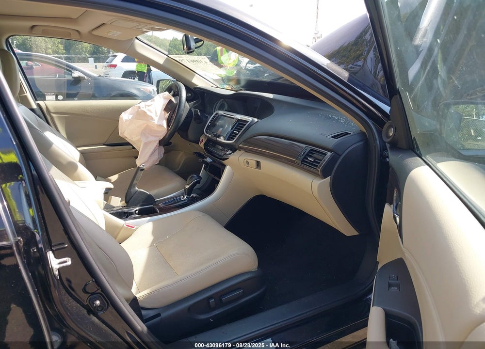 2016 HONDA ACCORD EX-L VIN: 1HGCR2F82GA246890