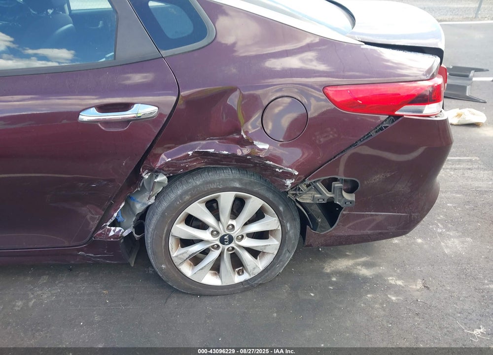 2017 KIA OPTIMA VIN: 5XXGT4L36HG123427