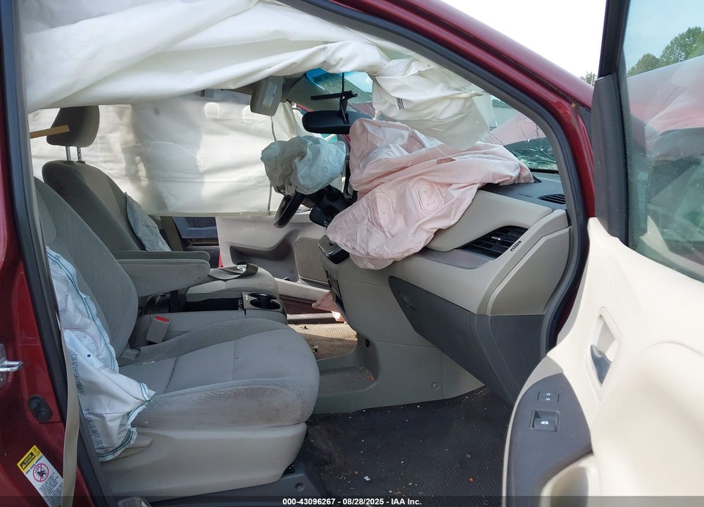 2015 TOYOTA SIENNA VIN: 5TDKK3DC4FS673744
