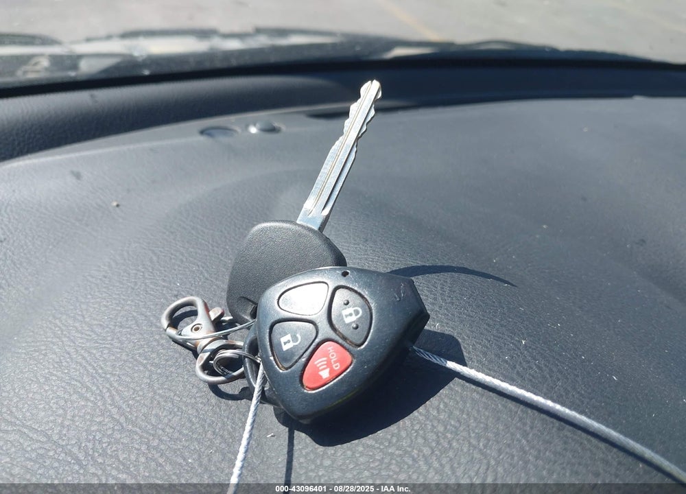 2011 TOYOTA RAV4 VIN: JTMRK4DV7B5105087