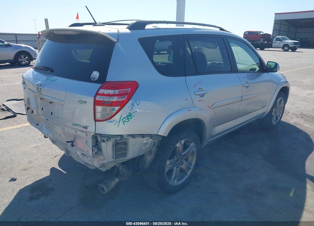 2011 TOYOTA RAV4 VIN: JTMRK4DV7B5105087