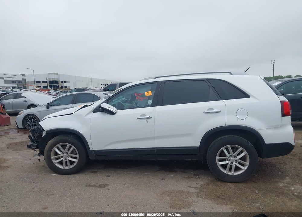 2015 KIA SORENTO VIN: 5XYKT4A6XFG623803