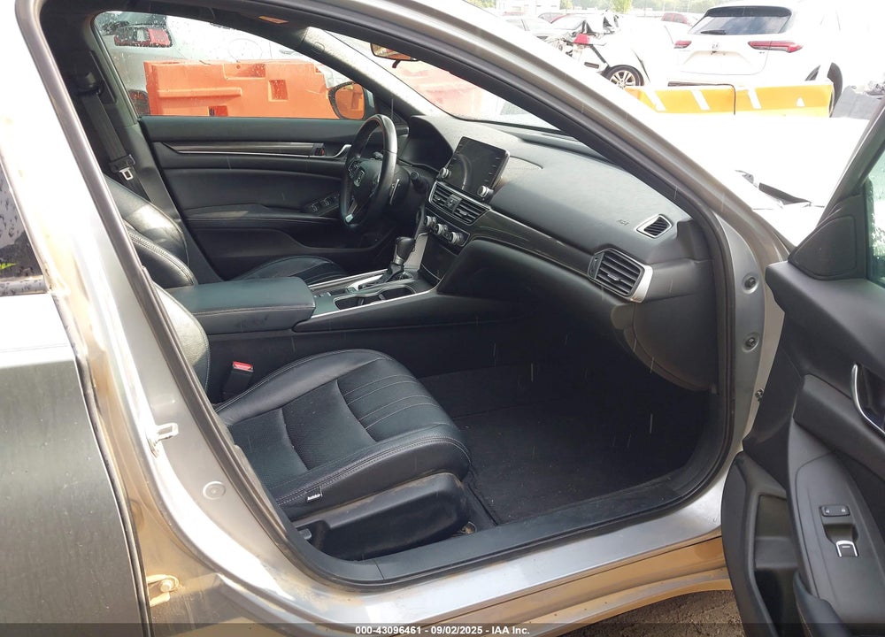 2018 HONDA ACCORD VIN: 1HGCV1F3XJA056398