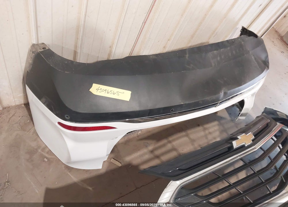 2018 CHEVROLET EQUINOX VIN: 2GNAXSEV4J6341689