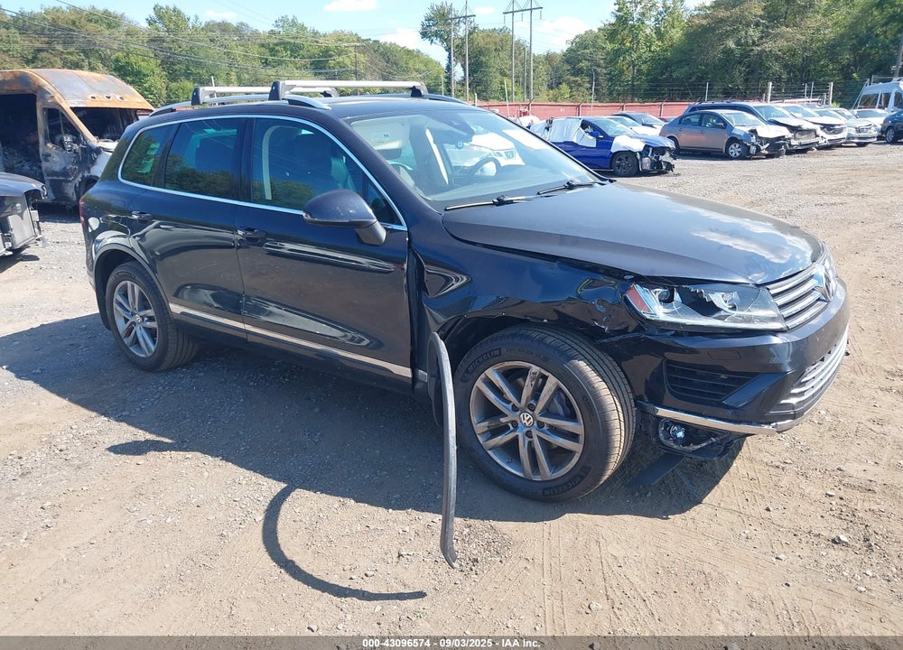 2016 VOLKSWAGEN TOUAREG VIN: WVGEF9BP5GD010864