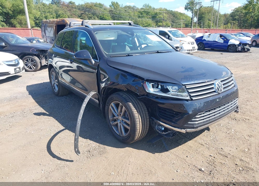 2016 VOLKSWAGEN TOUAREG VIN: WVGEF9BP5GD010864