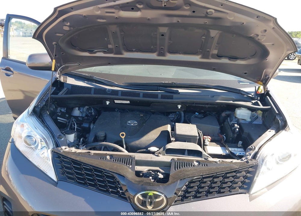 2019 TOYOTA SIENNA LE 8 PASSENGER VIN: 5TDKZ3DC3KS993465