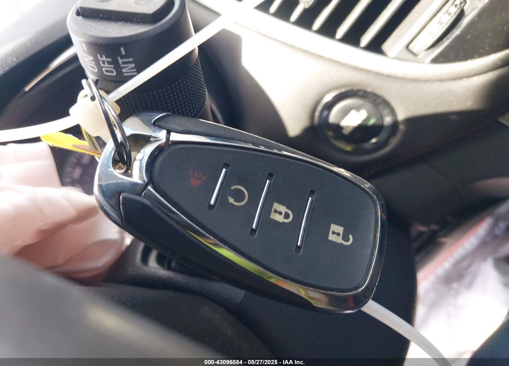 2019 CHEVROLET TRAX VIN: 3GNCJPSB2KL227642