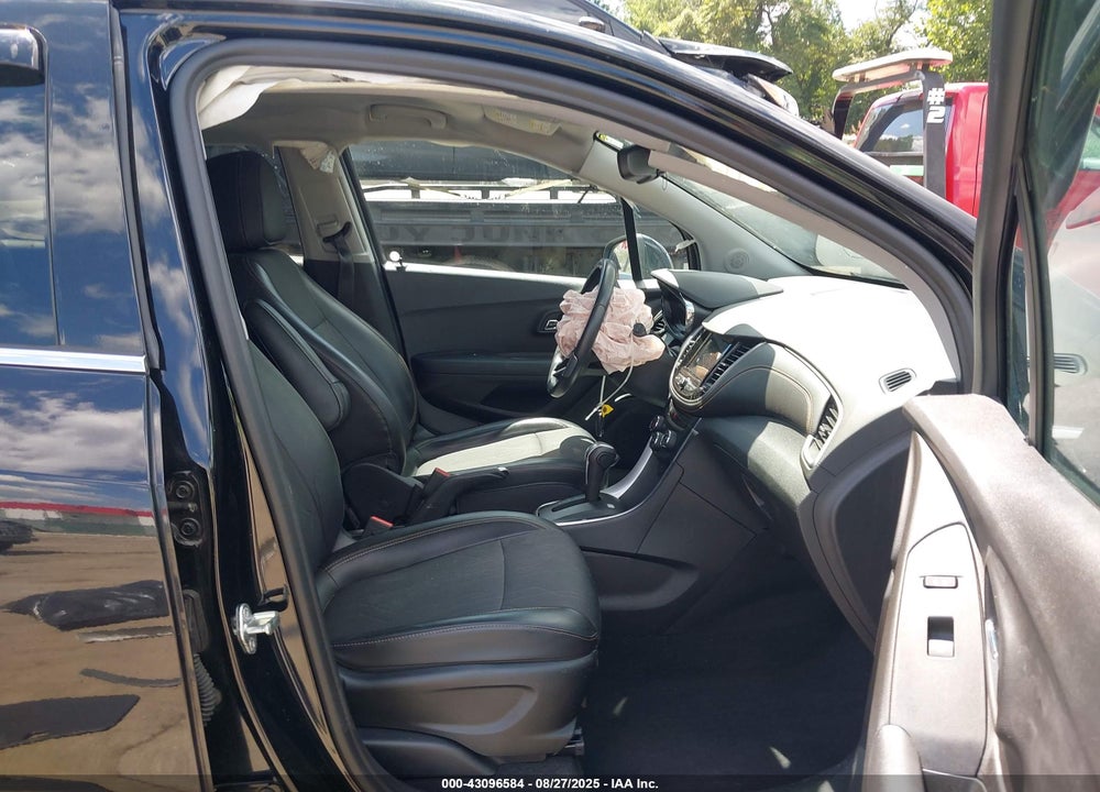 2019 CHEVROLET TRAX VIN: 3GNCJPSB2KL227642