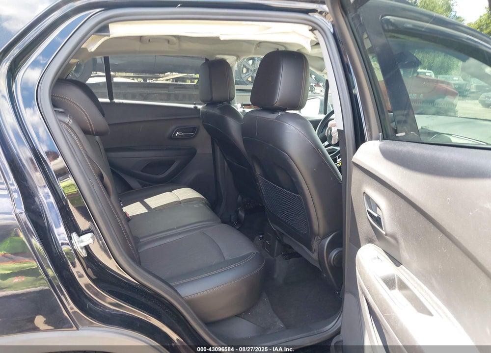 2019 CHEVROLET TRAX VIN: 3GNCJPSB2KL227642
