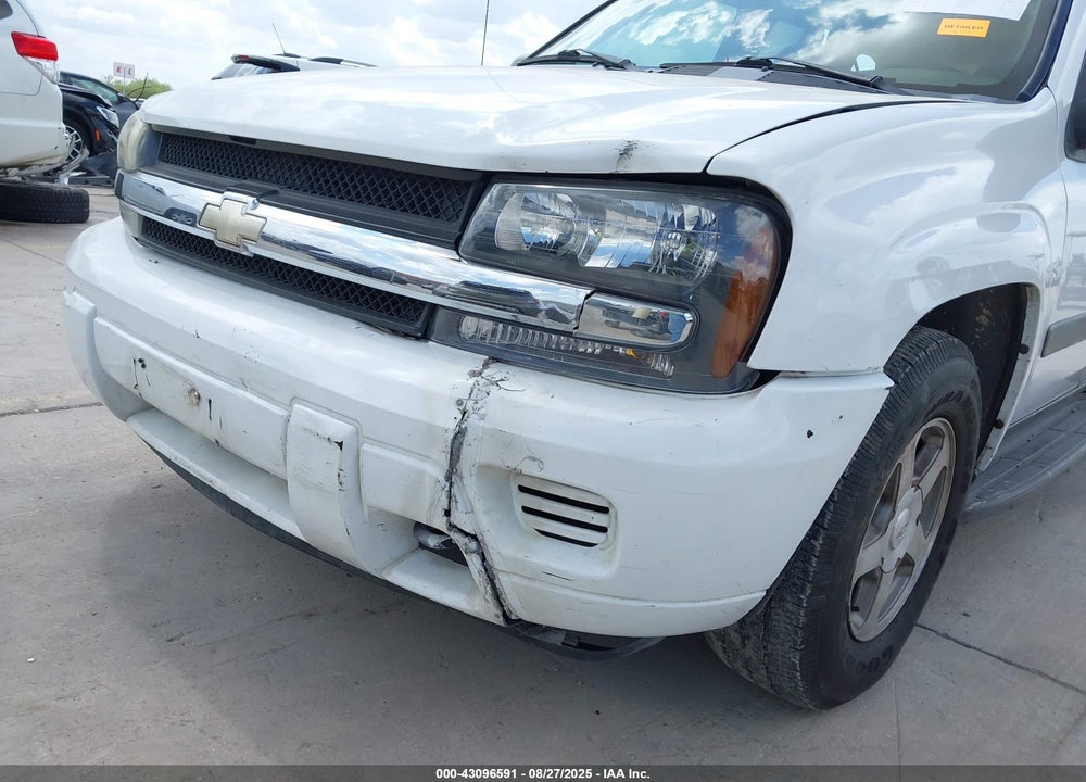 2005 CHEVROLET TRAILBLAZER LS VIN: 1GNDT13S352375735