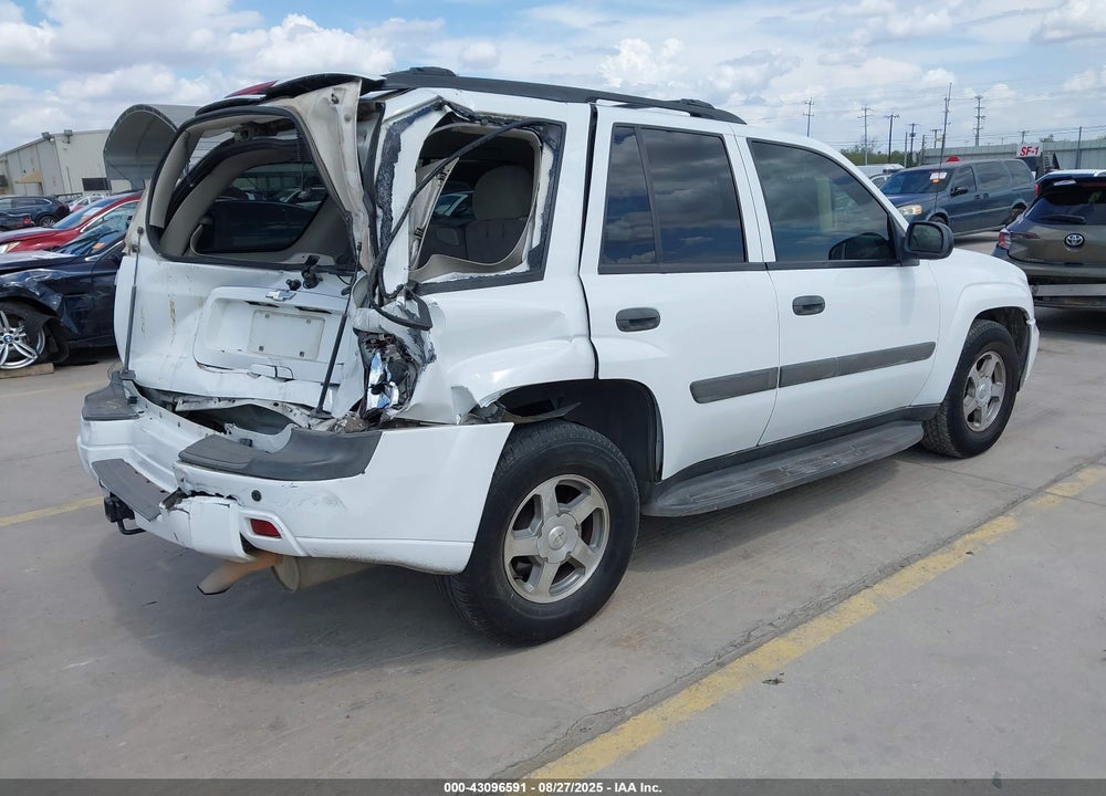 2005 CHEVROLET TRAILBLAZER LS VIN: 1GNDT13S352375735