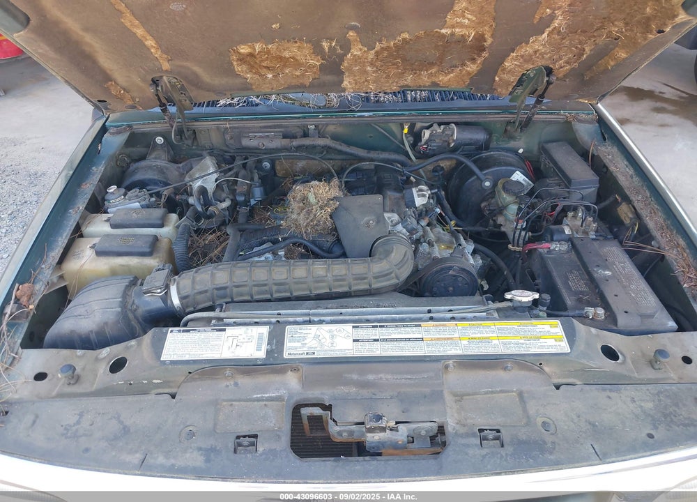 2000 FORD EXPLORER XLT VIN: 1FMZU63XXYUB66503