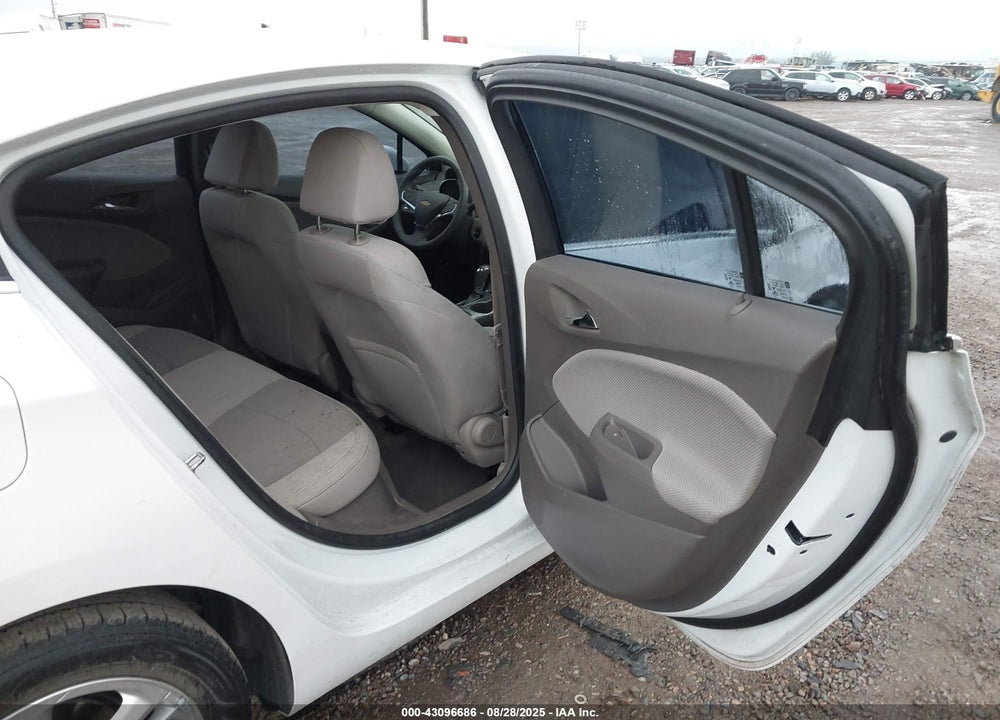 2017 CHEVROLET CRUZE VIN: 1G1BE5SM7H7223235
